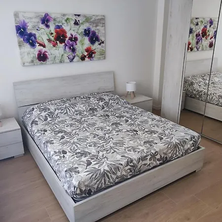 Center, Between Piazza Alfieri And Piazza Palio אסטי